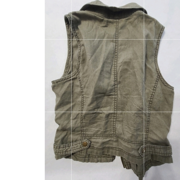 Sleevless Denim Vest - Picture 5 of 7